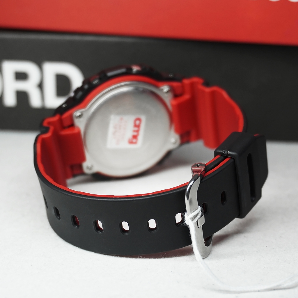 Casio G-Shock นาฬิกาข้อมือผู้ชาย สายเรซิ่น รุ่น DW-5600,DW-5600UBB-1, DW-5600UE-1,  DW-5600UHR-1