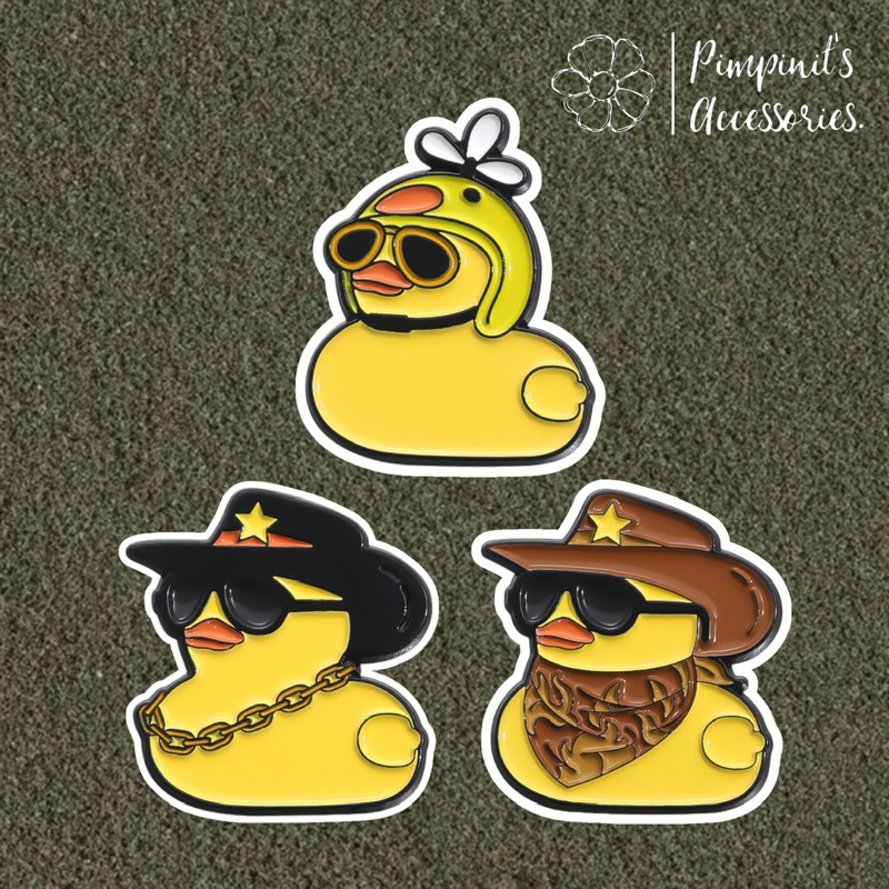 ร้านในไทยพร้อมส่ง : เข็มกลัดเซ็ทตุ๊กตาเป็ดเหลืองสามตัว | Three Duck Doll Enamel Brooch Pin Set.