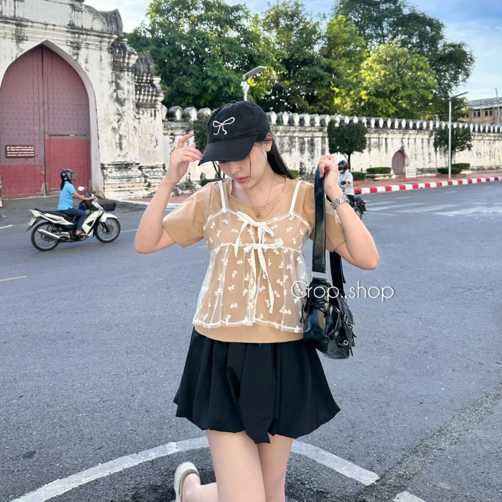crop..shop เสื้อครอปเเต่งสายเดี่ยวซีทรู งานลมุนมากเข้ากันสุด ใส่ง่ายผ้าดี งานราคาปังมาก สวยสดใสเวอร์