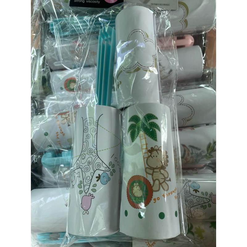 ลูกกลิ้งกำจัดขน ทำความสะอาดรีฟิล 3 ม้วน พร้อมอุปกรณ์จับถนัดมือ