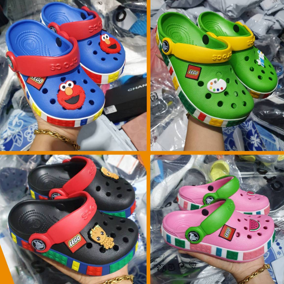 โปรซื้อ 1 แถมตัวติดรองเท้า 2 ชิ้นฟรี รองเท้า Crocs (เด็ก) Lego งานพรีเมี่ยม สำหรับเด็ก สีมาไหม่สวย