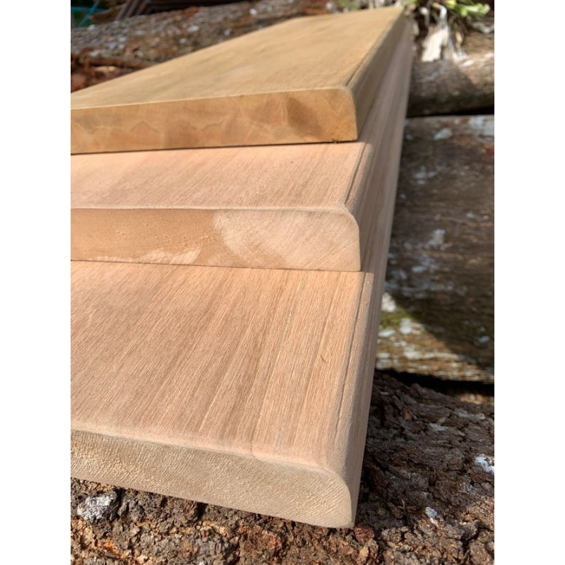 ลูกบันไดไม้ทองบึ้ง ขนาด1.5"X 10" ชื่อไม้Kampus Wood