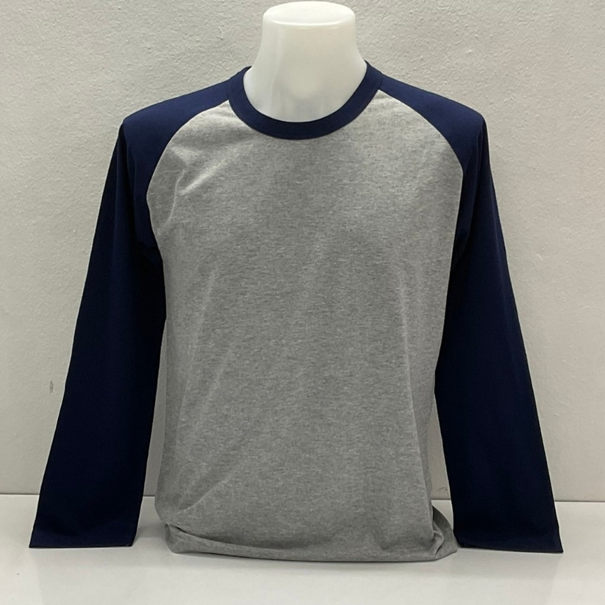 เสื้อคอกลมไหล่สโลปแขนยาวถึงข้อมือไม่มีลายสกรีน