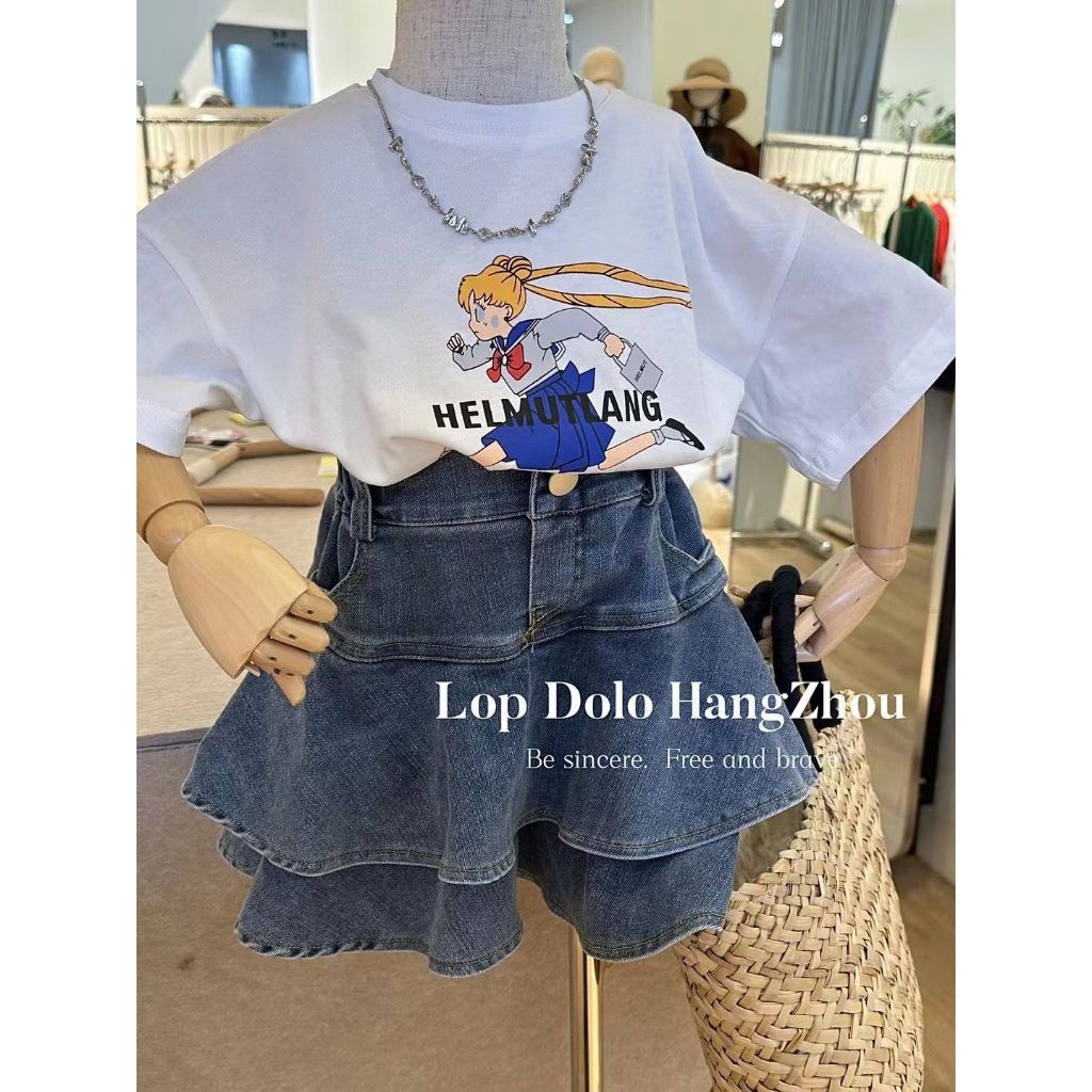 สาวใหม่กระโปรงยีนส์กางเกงความงามสาวเสื้อยืดสองชิ้นฝรั่งเด็กเดินหลักฐานกางเกงขาสั้นชุดกระโปรง