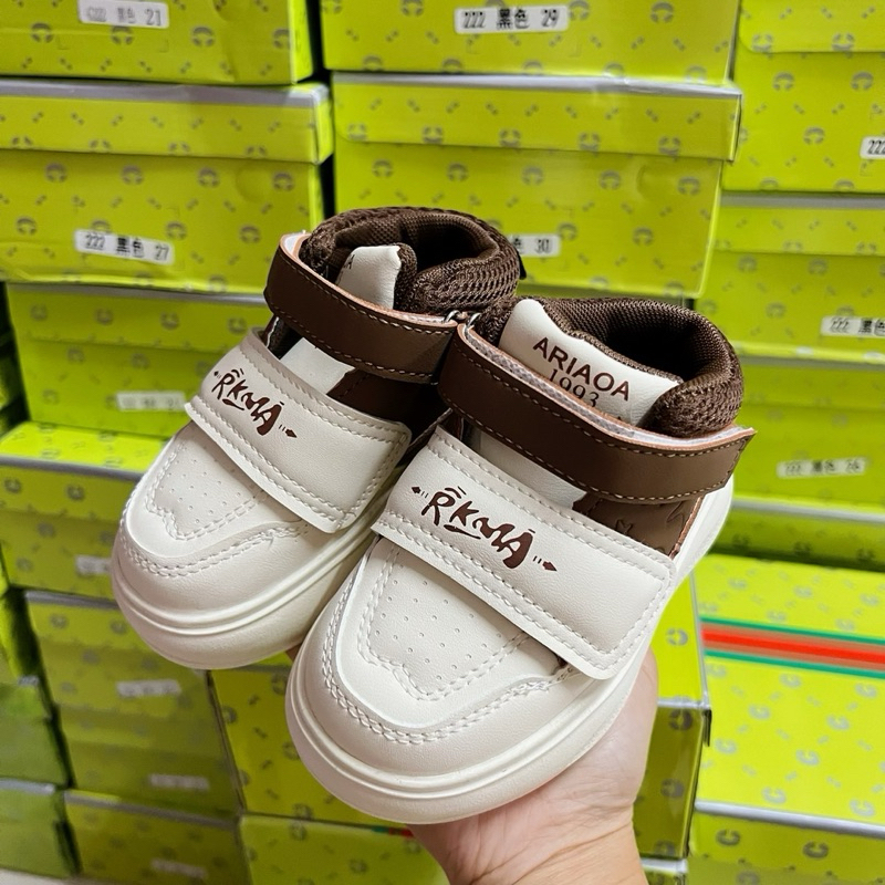 รองเท้าผ้าใบเด็กชายเด็กหญิงพร้อมส่ง(C222)