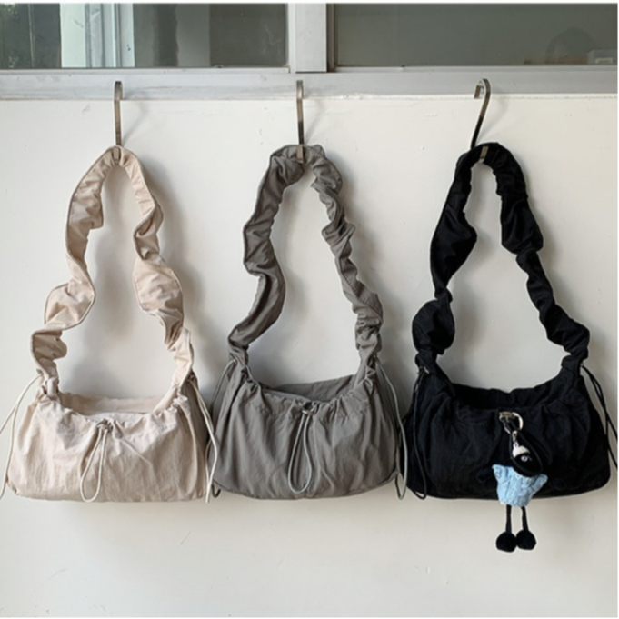 ใหม่กระเป๋ารักแร้แบบมีเชือกย้อนยุค,กระเป๋าสะพายไหล่สีทึบผ้าไนลอนคุณภาพสูง,กระเป๋าจีบอเนกประสงค์และน้ำหนักเบา