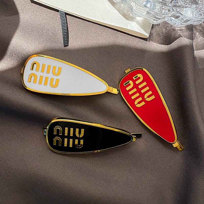 กิ๊บ M|U งานHIEND ปั้มด้านหลัง พร้อมส่งทั้ง3สี