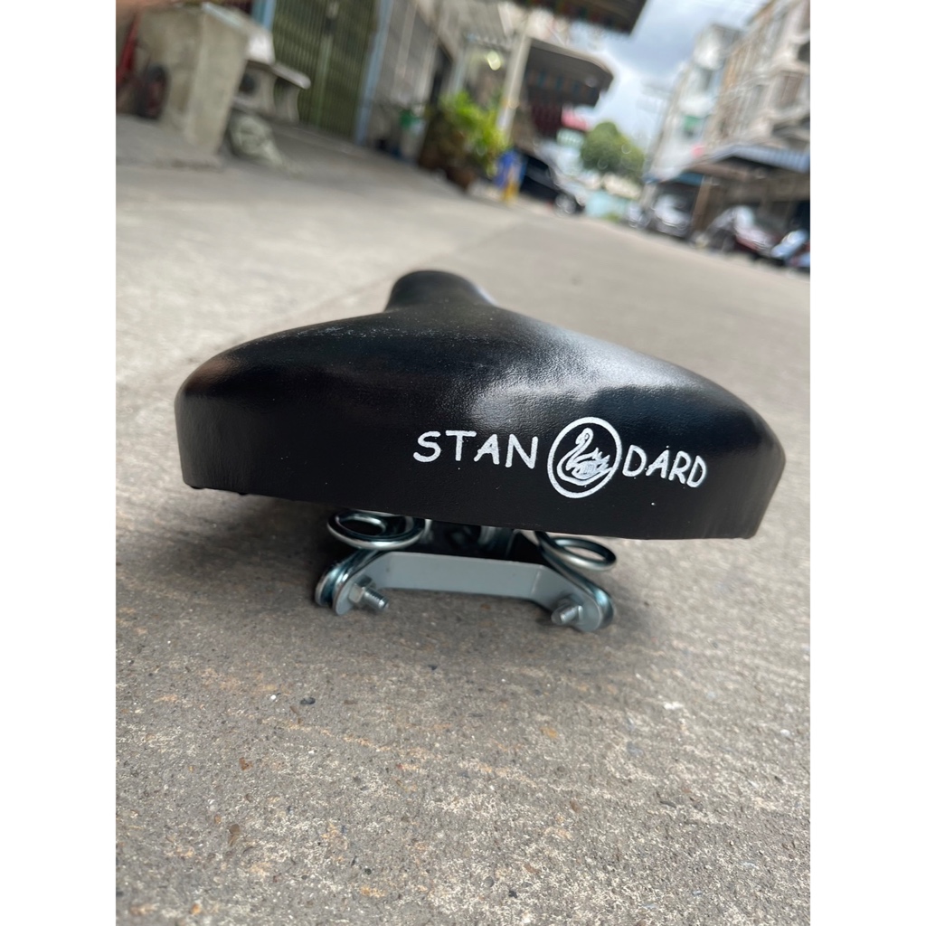 [ของแท้] อานจักรยาน อานแบบสปอร์ต อานจักรยานแม่บ้าน มีเหล็กจับด้านหลัง ตราห่าน/แมงป่องแท้ - รูปที่ 2