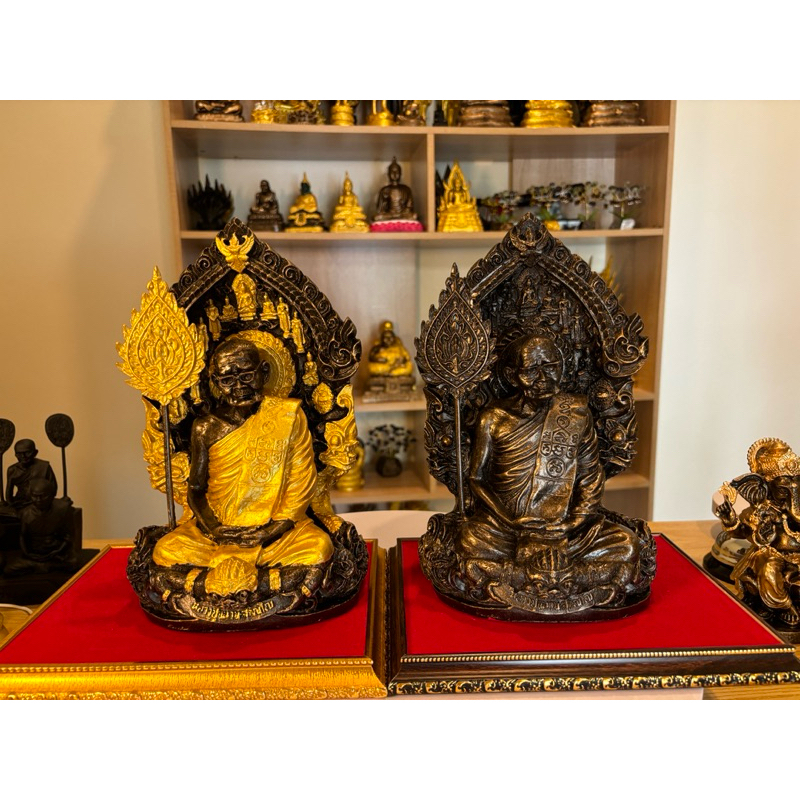 หลวงปู่แหวน สุจิณโณ ฐาน6นิ้ว มวลสารแร่เหล็กน้ำพี้