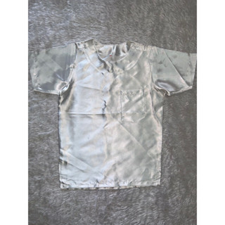 เสื้อไทย สีขาว คอกลม ผ้ามัน / ผ้าต่วน ผู้ใหญ่ แขนสั้นนะคะ