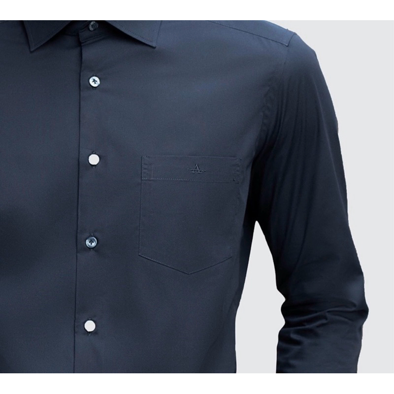 เสื้อเชิ๊ต Arrow ทรงSmart สีดำ มีกระดุมปลายปกเสื้อด้านซ้ายและขวา