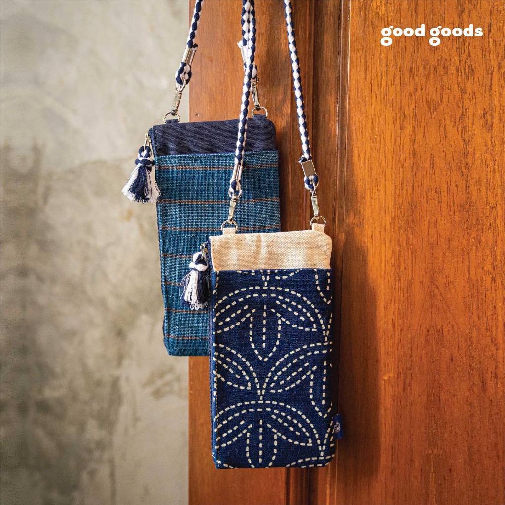 กระเป๋าสะพายผ้าคราม Good Goods