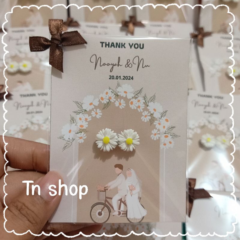 ของชำร่วยเข็มกลัดดอกเดซี่🌼 เข็มกลัดโบว์🎀