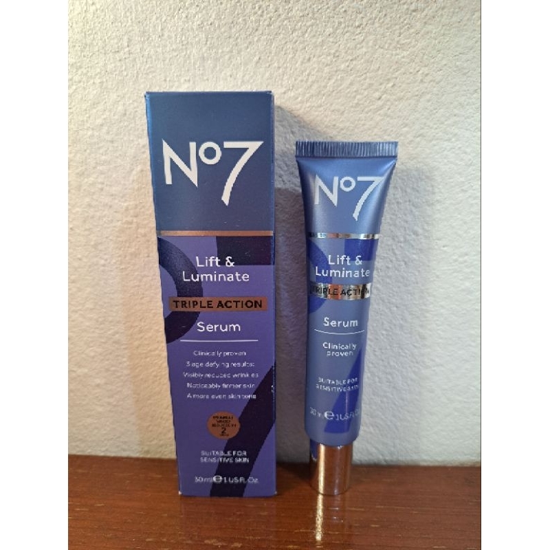 No7 Lift & Luminate Triple Action Serum 30 ML นัมเบอร์เซเว่น แอนด์ ลูมิเนท ทริปเปิ้ล แอคชั่น เซรั่ม 