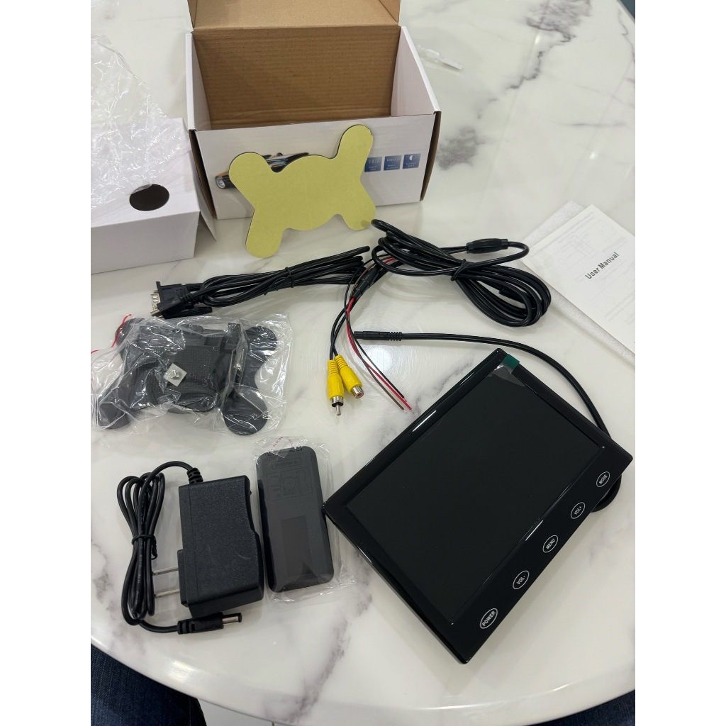 จอมอนิเตอร์ติดรถยนต์ขนาด 7 นิ้ว HDMI VGA AV monitor 7 inch รองรับ ช่องเสียบหลายชนิด เช่น VGA และ HDMI ,AV ซึ่งมีแต่รุ่นใ