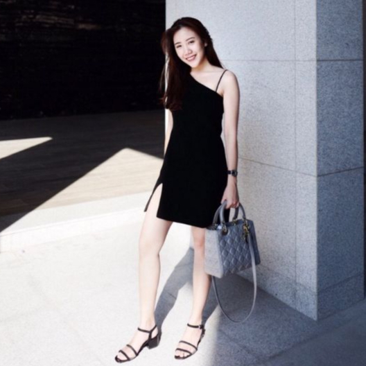 MANTIKA - (Rairy Dress) ชุดเดรสสั้นสายเดี่ยวไหล่ปาดทรงผ่าหน้าออกงาน