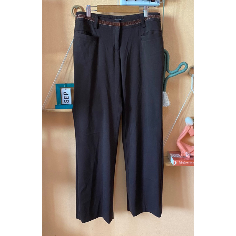 ส่งต่อ กางเกงผ้าขายาว ทรงกระบอก แบรนด์ 5.UP สีน้ำตาลเข้ม ดีเทลลายคาดเอวผ้าดำมะหยี่ ใส่ทำงาน มือสอง เ