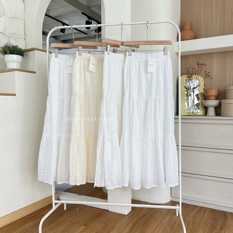 (D39) Heartmade - Kiko Lace Skirt 🪡 (สินค้าพร้อมส่ง) กระโปรงผ้าลูกไม้ฉลุ เอวสม็อค พร้อมซับใน