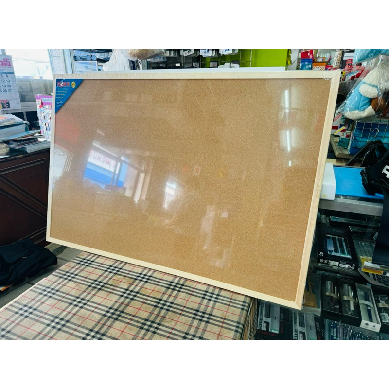 กระดานไม้ ก๊อก Cork Board แถมหมุดและน็อตแขวน กระดานปักหมุด กระดานติดประกาศ ขอบไม้ ขนาด A4/A3/A2/A1 กระดาน ไม้ก็อก US - รูปที่ 2