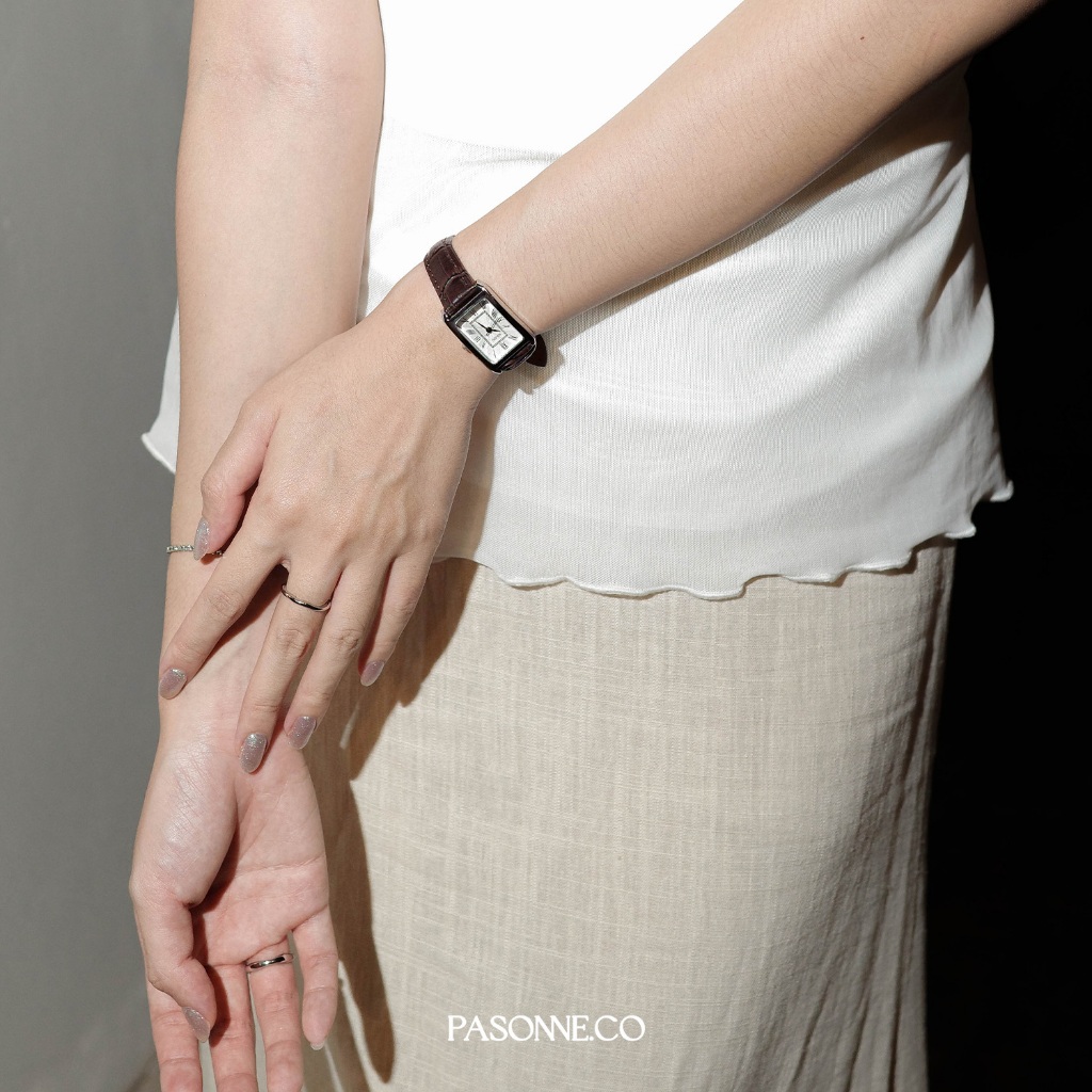 pasonne.co นาฬิกาข้อมือ รุ่น whisper สายสีน้ำตาลเข้ม ขอบสีเงิน รูปที่ 2
