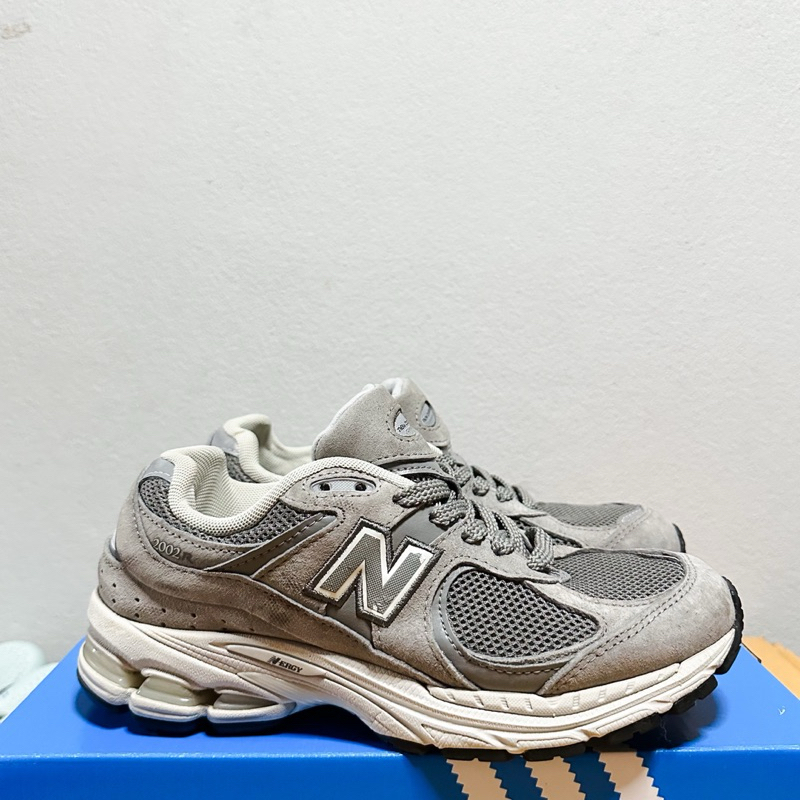 New balance2002R 38/23.5 มือสอง