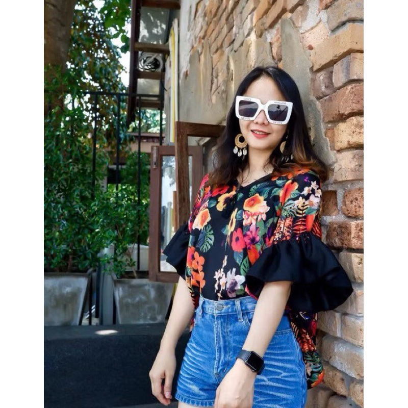 เสื้อโบฮีเมียน แขนระบายคอวี แมทช์ง่ายกับทุกลุค