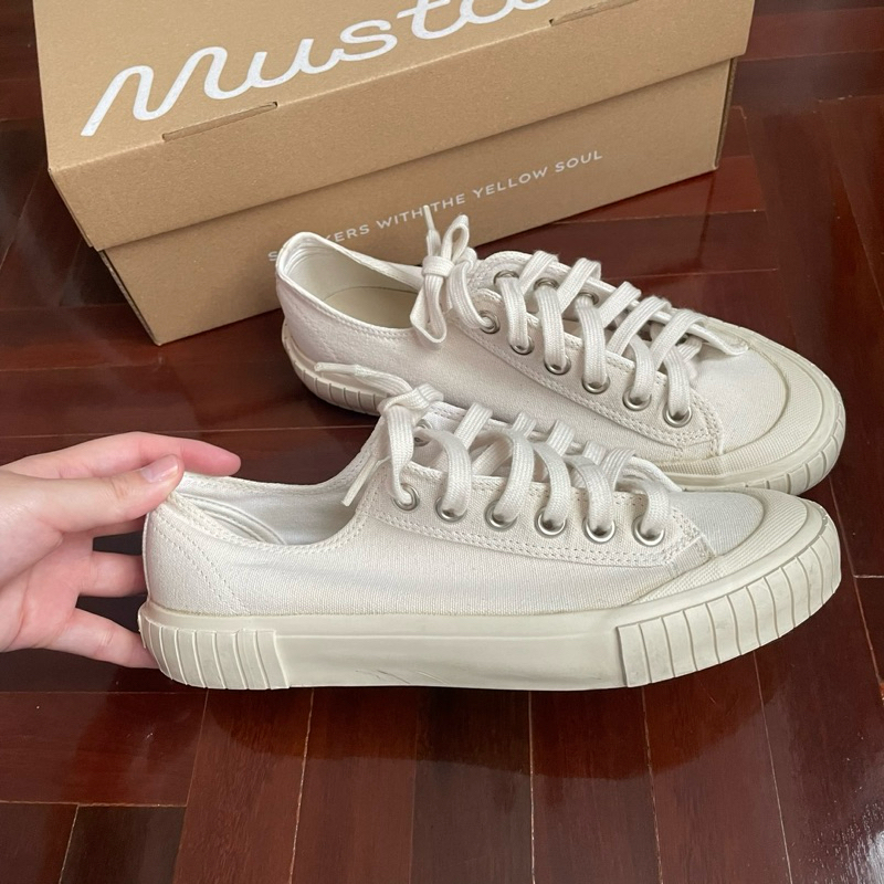 [ส่งต่อ]รองเท้าผ้าใบ Mustard sneakers size 39
