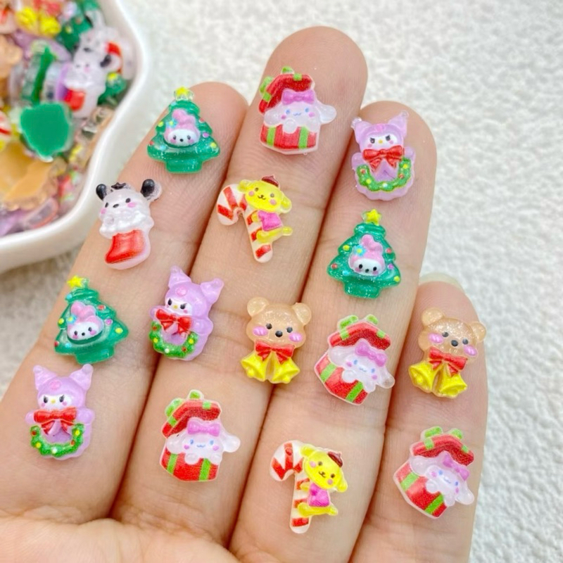 AC.793 ร้านไทย แพ็ค 5 ชิ้น พร้อมส่ง เรซินติดเล็บ Theme คริสต์มาสการ์ตูนSanrio