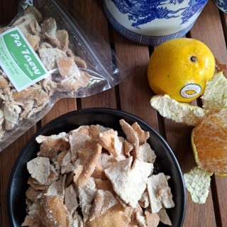 บ๊วยเปลือกส้ม เปลือกส้มสามรส ร้านป้าแต๋ว ขนาด 500 กรัม รสชาต…