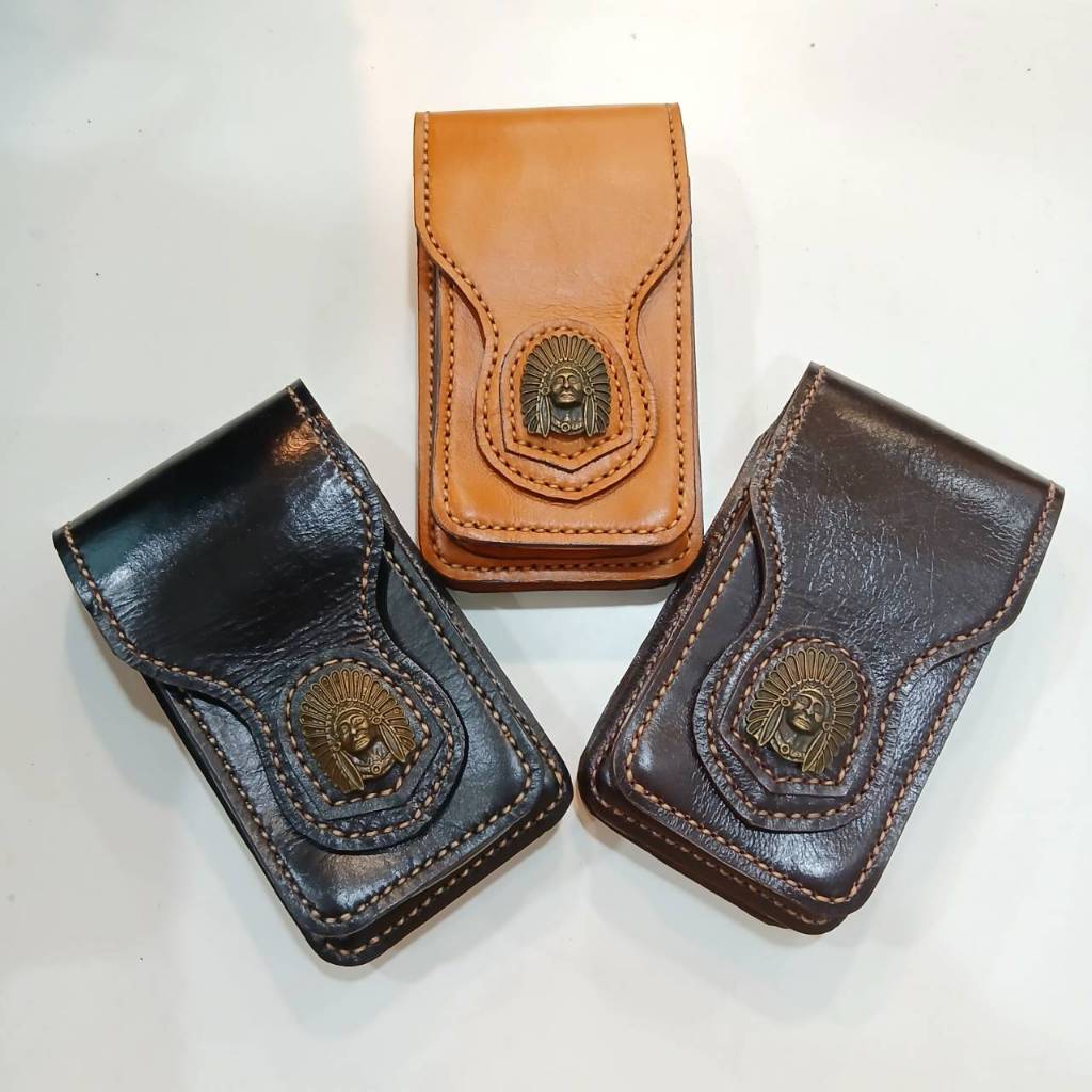 คาวบอย : ซองโทรศัพท์ แบบ กระดุมแม่เหล็ก ซองมือถือ กระเป๋า ใส่ โทรศัพท์ หนังวัวแท้ 100% จอ 6.7 นิ้วใส่ได้ 2 เครื่อง