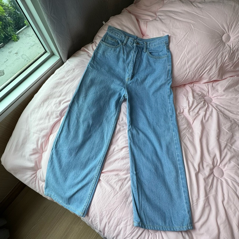 ส่งต่อกางเกงยีนส์ขายาวของBegin1990