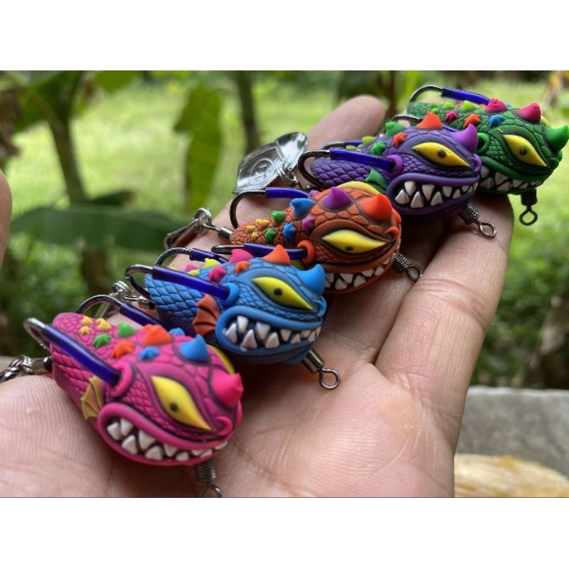 กบยางทรง3D รุ่นใส่ท่อกาดกันสวะ ใส่ตัวเบ็ด1/0 BKkหนัก7.5-8กรัม ใบหลิวคู่คละแบบไม่เหมือนกัน