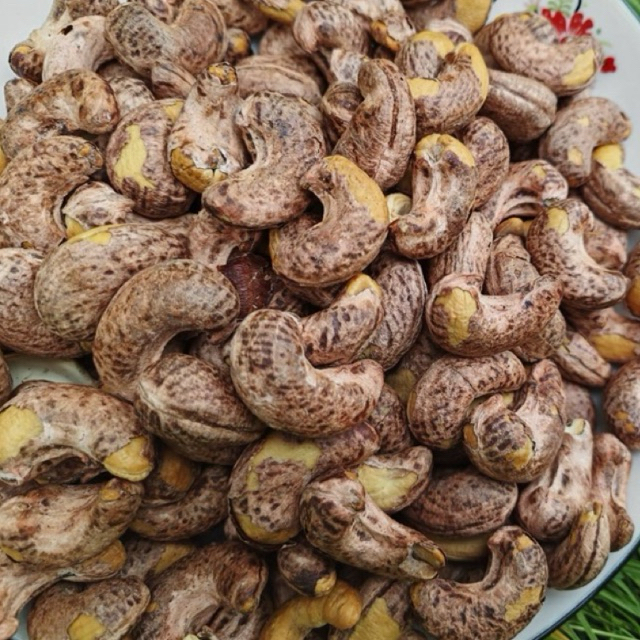 [ 500 กรัม / ถุง ] เม็ดมะม่วงหิมพานต์เผาจัมโบ้อบเกลือ เม็ดใหญ่มาก กินสะใจ อร่อย และมีประโยชน์