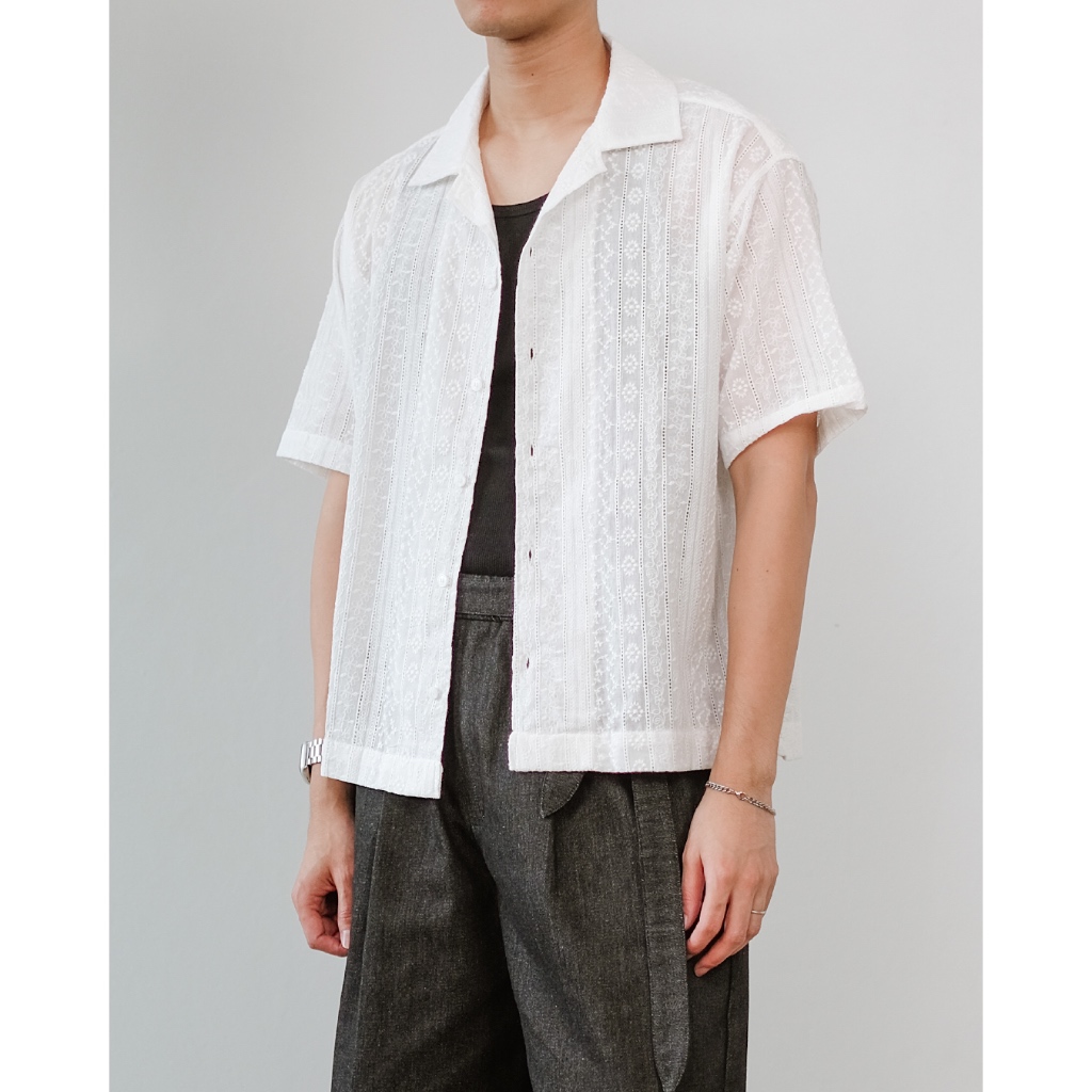 Floral Laced Resort Shirt | เสื้อเชิ้ตแขนสั้น ผ้าลูกไม้ สไตล์รีสอร์ต