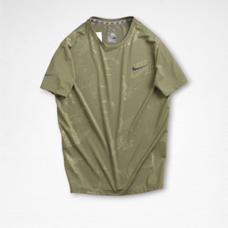 ‼️SALE‼️Nike เสื้อยืดออกกำลังกายเเขนสั้น เนื้อผ้าโพลิเอสเตอร์ผสมสเปนเดกซ์ เนื้อนิ่ม ยืดหยุ่น