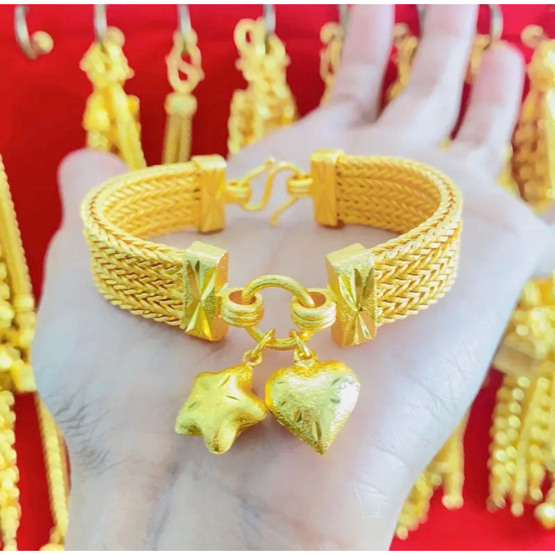 สร้อยข้อมือสี่เสาแพจี้กลางหัวใจดาว 3 บาท