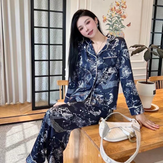 DIOR PAJAMAS SET ชุดเซต ชุดเซท เสื้อเชิ้ต แขนยาว ผ้าซาติน Silk satin + กางเกงขายาว ดิออร์