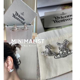 พร้อมส่ง💫 ต่างหู Vivienne westwood รุ่น minnie bas relief สีเงิน, พิงค์โกลด์