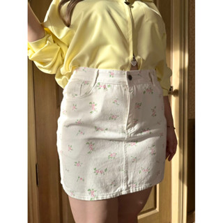 Flower Denim Skirt 🌻 กระโปรงผ้ายีนส์ลายดอกไม้สาวอวบ