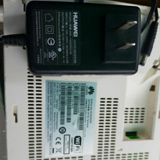 Huawei Gpon router HG8247H มือสอง,กระจาย wifi,Adapter Huawei hw-120200u1w (Dc12v 2A) มือสอง