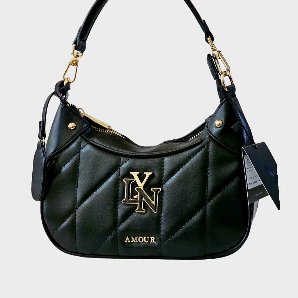 พร้อมส่ง กระเป๋าทรง HOBO  LY   N AMOUR  มีคอลเลคชั่นใหม่ล่าสุด 2 สี 2 สาย แบบหูจับ เเละ สายสะพาย อุปกรณ์ ป้าย ถุงผ้า
