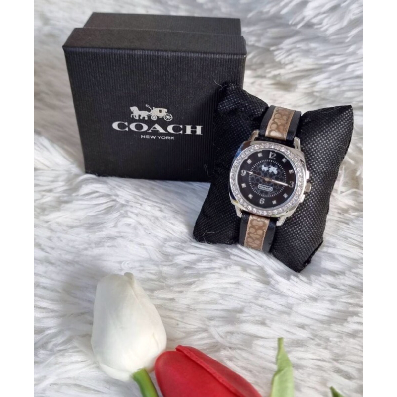 นาฬิกา Coach สายหนังดำ ล้อมเพชร กรอบเงิน