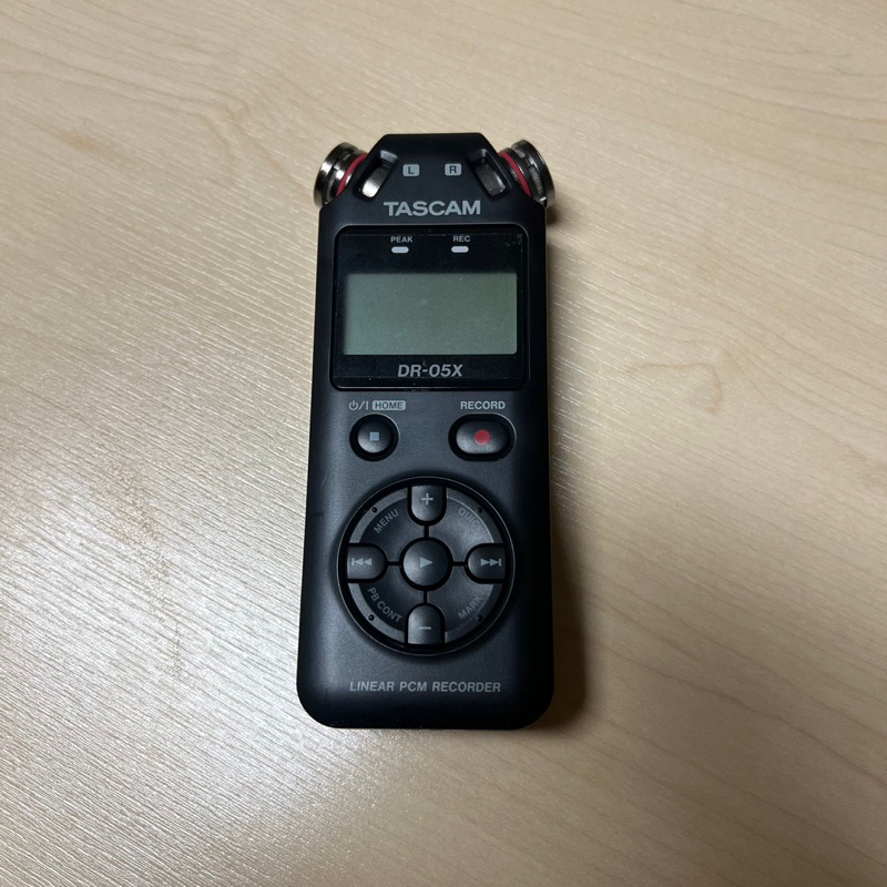 Tascam DR-05X stereo handheld digital audio recorder เครื่องบันทึกเสียงดิจิตอล