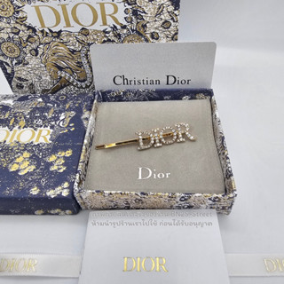 Dior Gold-toned Logo Hair pin คลิปหนีบผม ดิออ โลโก้ฝังเพชร อะไหล่ทอง  ด้านหลังเลเซอร์โลโก้ งานสวย  เพชรเล่นไฟมากๆ