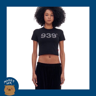 ( พร้อมส่ง ) Archive bold 939 logo crop top