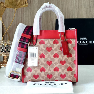 Coachกระเป๋าสะพายข้าง Field Tote 22 In Signature Canvas C8391