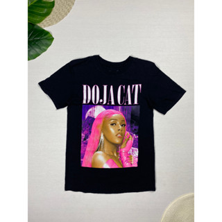 เสื้อยืด Doja Cat นักร้องหญิง สีดำ ลายใหญ่ๆ สวยมาก ลิขสิทธิ์แท้ ของแท้ สภาพใหม่มาก Size S