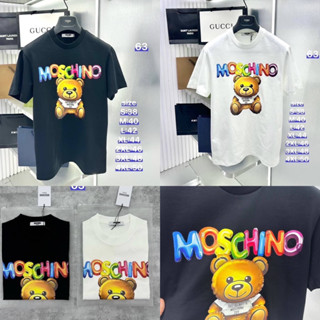 MOSCHINO T-SHIRT UNISEX 🖤🤍 เสื้อยืดแขนสั้นคอกลม 🏷️ Hiend 1:1 cotton 💯 ร้านค้าจัดส่งไว