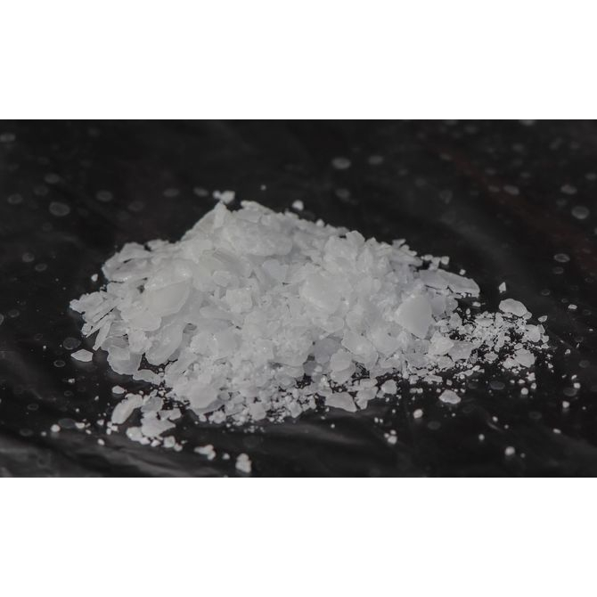 โซเดียมไฮดรอกไซด์ (NaOH 99% โซดาไฟเกล็ด) 1 KG.