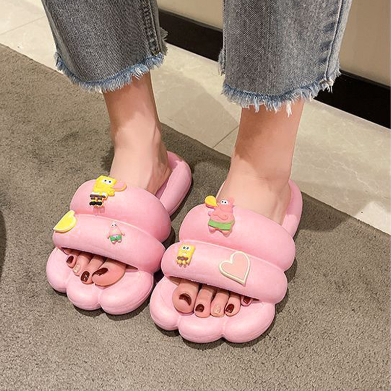 LGShoes มาแรง รองเท้าแตะแบบสวมพื้นโซฟานิ่มน้ำหนักเบาสวมใส่สบาย มีตัวติดการ์ตูนคิ้วท์ๆ แฟชั่นสีพื้นมีให้เ